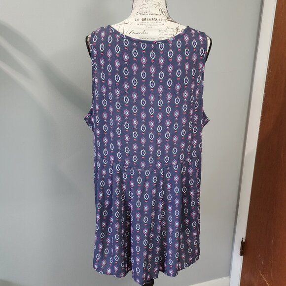 EUC, Torrid, Sleeveless Blouse - Picture 3 of 8